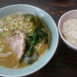 ヤスシボーイ - らーめん、無料ライス