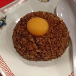 末廣ラーメン本舗 - ヤキメシ黄身乗せハーフ360円