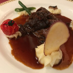 マゼランズ - 2017/10 牛頬肉の赤ワイン煮込み