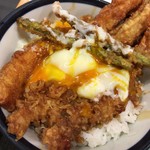 天丼てんや - 【2017年07月】大江戸天丼に半熟玉子（温玉だな）をドーン(^^)/