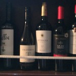 ペルー料理＆バル ALDO - ペルーのワインも並んでました。