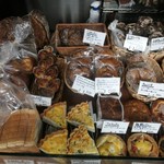 まちのパーラー - パン棚
