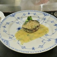 銀座うかい亭 - 蒸した鮑丸ごと