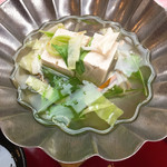 清海 - 温泉の源泉を使った出汁の、湯豆腐