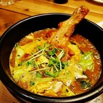 本格インドカレーの館 スパイス - チキンスープカレー　ぐつぐつ！