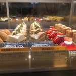 クリオロ - ケーキショーケース