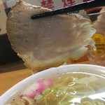 博多 豚十郎 - 塩ラーメンチャーシューリフト