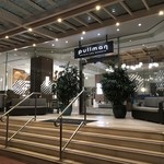 The Reef Hotel Casino - 空港からタクシーで10で着いた2連泊の宿「The Reef Hotel Casino」