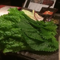焼肉 十々 西麻布店 - サンチュ等の盛り合わせ