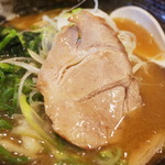 めんめん 守屋 - チャーシューは中ぶりの物が1枚