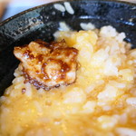 ろばたやき山ろく - TKGにホルモン乗せがテッパン！