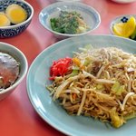 中華料理 七面鳥 - 焼きそば（680円）