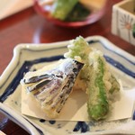 お料理 とみやま - 揚物：なす・ししとう・紫蘇×さんま・ジャガイモのお餅