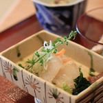 お料理 とみやま - お造りは鯛子こぶ〆め　卯の花もありました