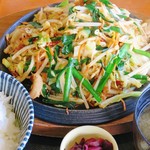 秋田カントリー倶楽部 - ホルモン野菜の味噌鉄板焼き
