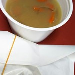 牛島商店 - お店のクーポンでけんちん汁と唐揚げ(プレーン)いただきました❗