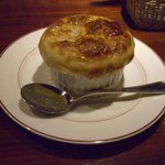 ビストロいしだ - きのこと牛肉のパイ包みスープ！