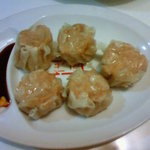 ラーメン＆らあめん一代元 - シューマイ・580円　食べごたえあります！3個のお皿もあり。