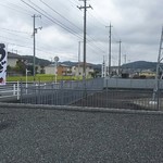 ごーいちまる - 鉄塔横のうどん屋さん　ごーいちまる　お店の駐車場回り(2017.10.07)