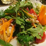 Asian kitchen LUNA - パクチーサラダ