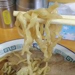 ケンちゃんラーメン - ピロピロ麺リフト❗