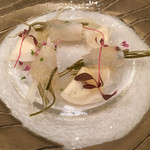 旧桜宮公会堂 - ヒラメの昆布締め
            蕪とクリームチーズのプチパケ