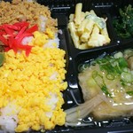 ランチタイム - 日替り¥450(田舎ちらし)