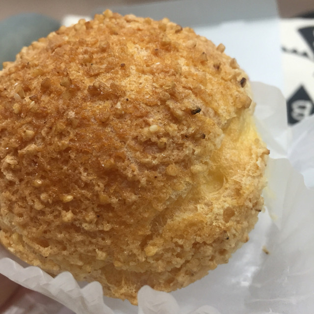 ★シュークリーム 3/27開業の高輪ゲートウェイシティ。シュークリームが780円で