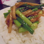 中国料理 王記 - ごはんに乗せた