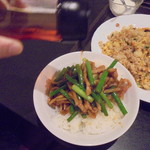 中国料理 王記 - ラー油でゴマかす