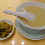 青海星 - 定食の、コーンスープとザーサイ
