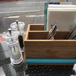 Merchant Artisan Food & Coffee - 卓状調味料