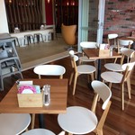 Merchant Artisan Food & Coffee - 店内テーブル席