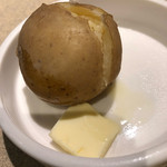 カリーライス専門店エチオピア - 最初に出される蒸しジャガ。これを食べながら待とう