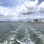 LITE BITES - ケアンズ港を10:30に出発