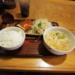 武州うどんあかねandみどりダイニング - チーズハンバーグ定食（\820）