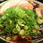 金久右衛門 梅田店 - 大阪ブラック太麺大盛麺固めネギ多め