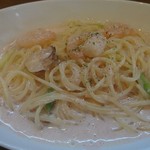 生パスタ&イタリア大衆酒場 小麦屋 - エビ&ホタテのクリームパスタ