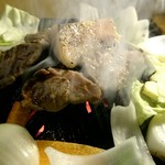 成吉思汗 大黒屋 - あっという間に焼けてきます