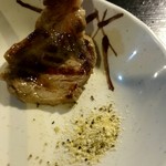 成吉思汗 大黒屋 - 生ラム、最初はガーリックパウダーで