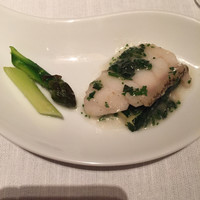 中国飯店 琥珀宮 - 翡翠炒闕魚
                  (クエの青紫蘇炒め)