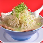 ラーメン福 - メスの豚限定の肩ロースを使った自慢のチャーシュー麺です