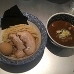 豚骨一燈 - 特製濃厚魚介つけ麺