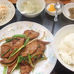 Manchinkaku - 豚レバーとニラ炒め定食