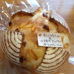天然酵母・パン工房 みなみ風 - オレンジピール＆4種のナッツのカンパーニュ　780円