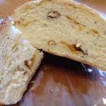 天然酵母・パン工房 みなみ風 - オレンジピール＆4種のナッツのカンパーニュ　780円