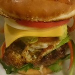 ベーカーバウンス - アボカドチーズバーガーエッグトッピング