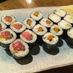 Sushi Dainingu Tomoya - トロたく、ごぼう、涙  の巻き物