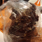 魚河岸 宮武 - 友人が岩牡蠣の殻をもらってました（笑）