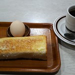 Maunten - ホットコーヒー（350円）とモーニング（トースト、ゆで卵）